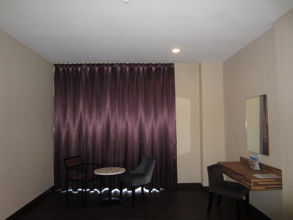 Waterfront Boutique Hotel Port Dickson Rum bild
