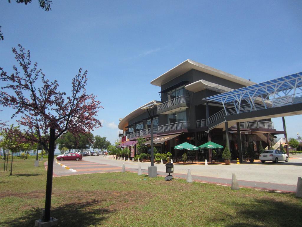 Waterfront Boutique Hotel Port Dickson Exteriör bild