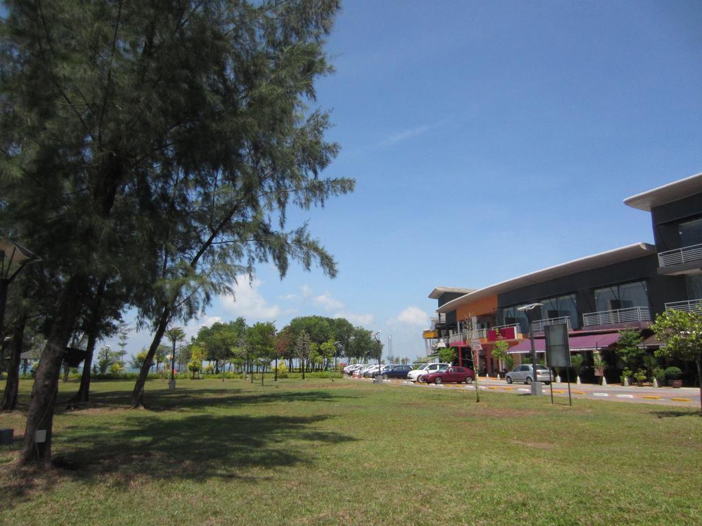 Waterfront Boutique Hotel Port Dickson Exteriör bild